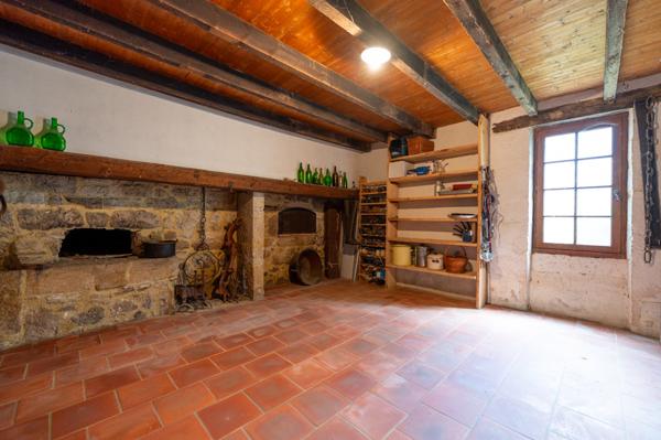 Agen (47000) Propriété authentique à la campagne avec dépendances et piscine sur 6,5 ha