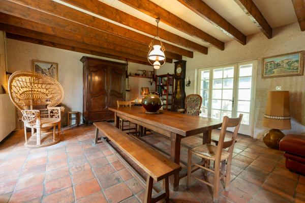 Agen (47000) Propriété authentique à la campagne avec dépendances et piscine sur 6,5 ha