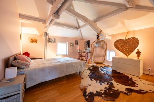 Agen (47000) Propriété authentique à la campagne avec dépendances et piscine sur 6,5 ha