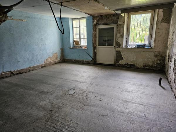 Dpt Haute Savoie (74), LA ROCHE SUR FORON Local Commercial à louer avec Droit au bail