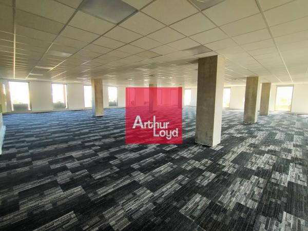 BUREAUX NEUFS A LOUER 432M² A ECHIROLLES AVEC PARKINGS