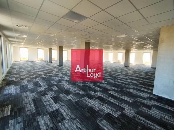 BUREAUX NEUFS A LOUER 432M² A ECHIROLLES AVEC PARKINGS