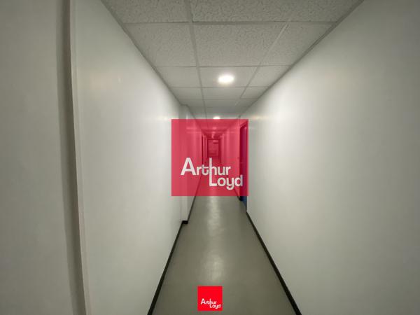 ECHIROLLES BUREAUX A LOUER DE 86M² EN ENTRESOL