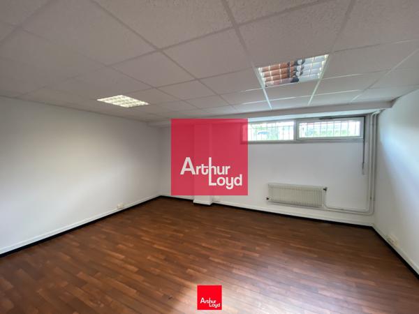 ECHIROLLES BUREAUX A LOUER DE 86M² EN ENTRESOL