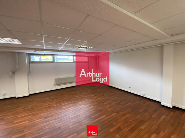 ECHIROLLES BUREAUX A LOUER DE 86M² EN ENTRESOL