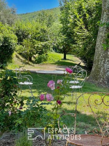 Maison de maître au pied de la colline de Montfuron – Reillanne