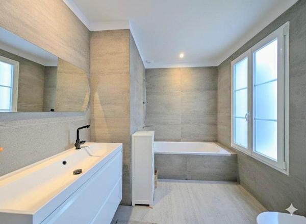 Maison récente 4 chambres proche tous commerces