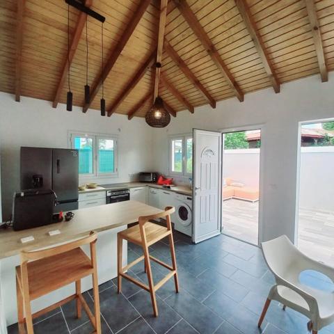 Maison neuve, 3 pièces plain pied, meublée à vendre à SAINTE ANNE (971), GUADELOUPE, piscine et clôturée