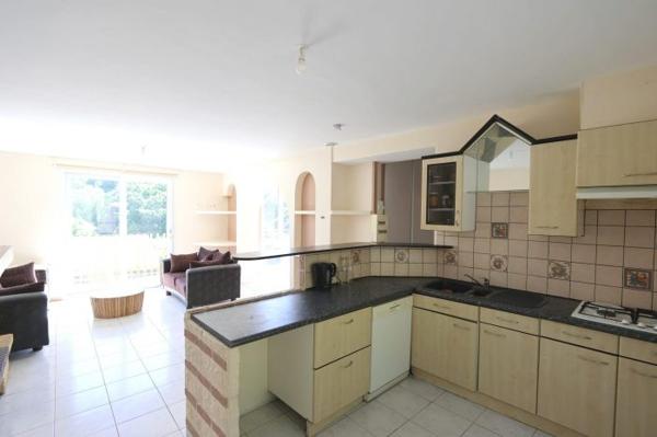 Maison atypique des années 30 avec vue dégagée sur espace vert 29600 Saint-Martin-des-Champs