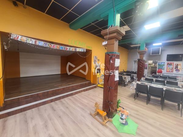 Plaine de jeux sur axe stratégique