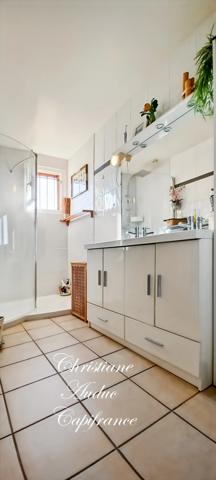 Entre Cluny et Charolles, VEROSVRES, maison de 2005 de 106 m², avec piscine, 3 chambres, sur terrain de 1870 m²
