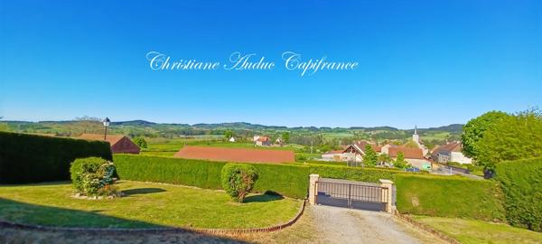 Entre Cluny et Charolles, VEROSVRES, maison de 2005 de 106 m², avec piscine, 3 chambres, sur terrain de 1870 m²