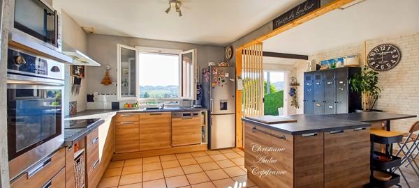 Entre Cluny et Charolles, VEROSVRES, maison de 2005 de 106 m², avec piscine, 3 chambres, sur terrain de 1870 m²
