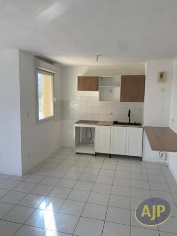 Location appartement Cavignac : 770 € - AJP Immobilier Saint Andre de Cubzac