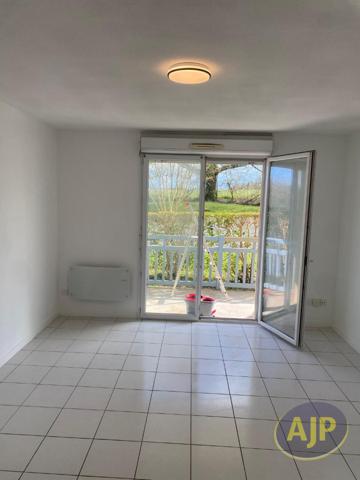 Location appartement Cavignac : 770 € - AJP Immobilier Saint Andre de Cubzac