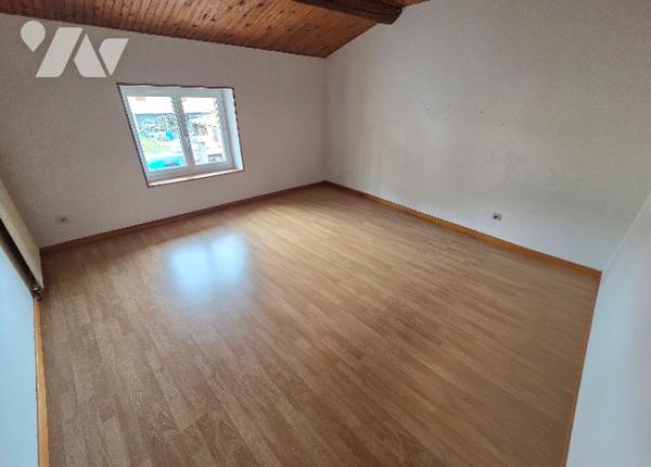 Maison de village - 3 chambres - Garage Jardin - CHOLOY MENILLOT