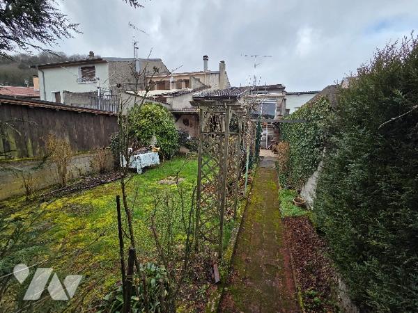Maison de village - 3 chambres - Garage Jardin - CHOLOY MENILLOT