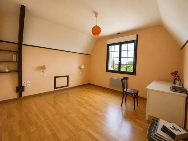 BIEVILLE BEUVILLE. Maison de 136 m² sur sous-sol.