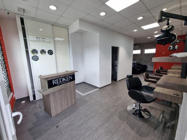 Local commercial Acquigny 38 m2