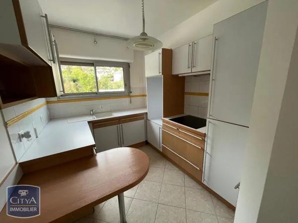 Appartement à louer 4 pièces 85.75m² Tulle (19000)