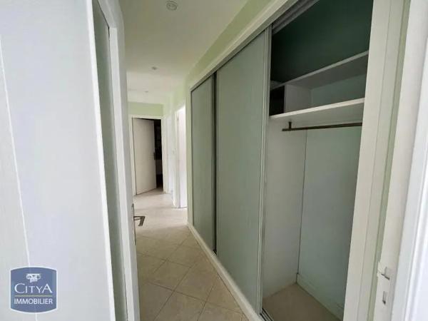 Appartement à louer 4 pièces 85.75m² Tulle (19000)