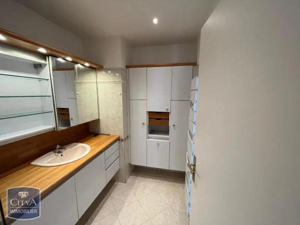 Appartement à louer 4 pièces 85.75m² Tulle (19000)