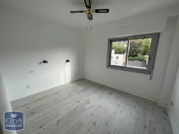 Appartement à louer 4 pièces 85.75m² Tulle (19000)
