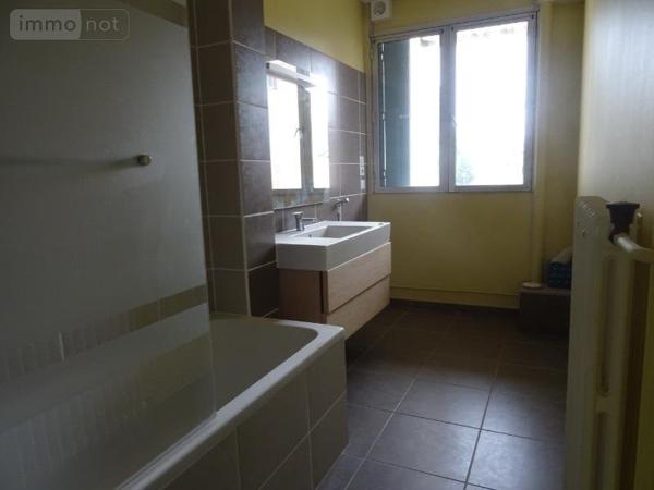Appartement à louer à Bourg-en-Bresse dans l'Ain (01000), ref : T2 ROBIN   
Centre ville