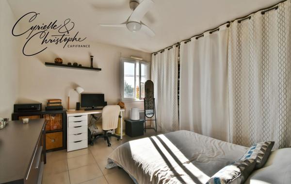 Dpt Hérault (34), à vendre à SAINT-ANDRE DE SANGONIS, villa moderne T4 de 84m² sur 300m² de terrain avec terrasse couverte par une pergola et piscine hors-sol