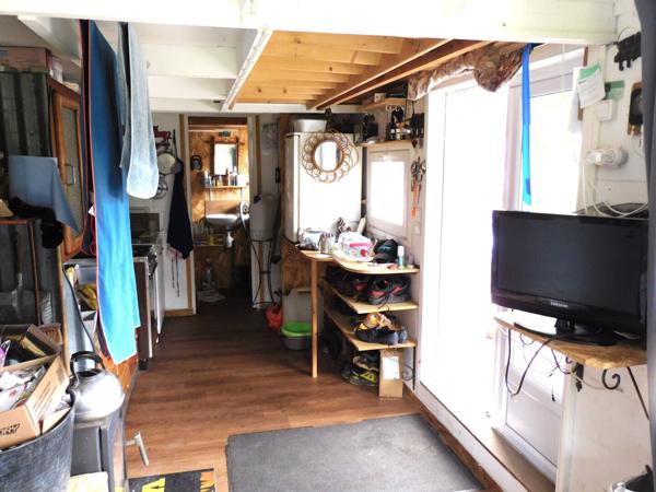 87250 BESSINES - Propriété de 4 hectares avec Tiny house + étang