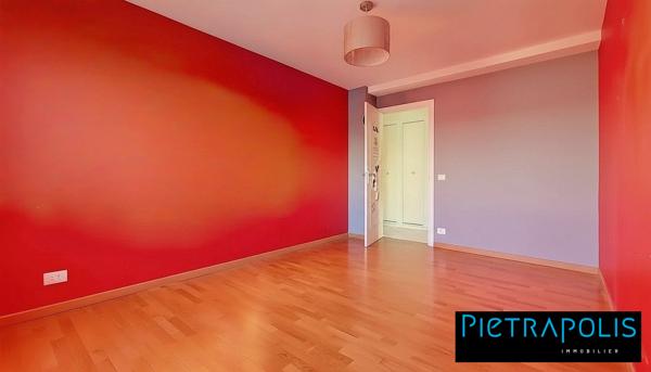 Proche Lyon 3 - T4 de 92m² avec balcon et garage