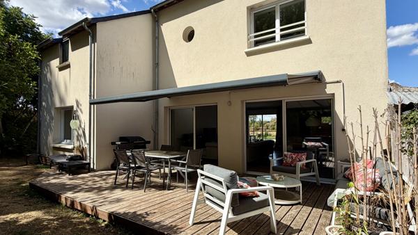 Maison familiale avec jardin et garage
