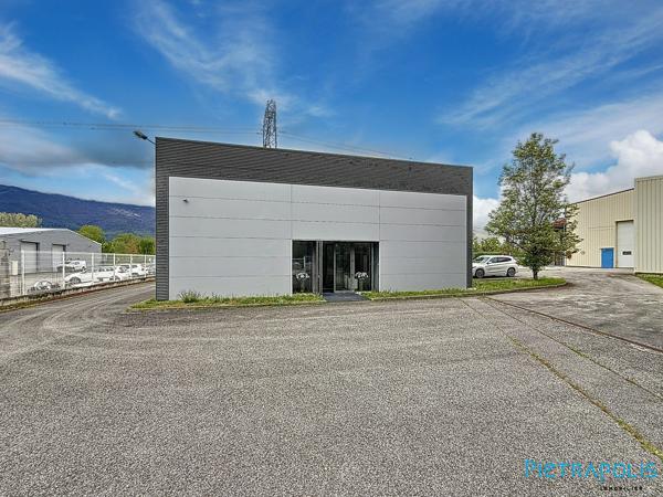Bâtiment au Technoparc de 523m2