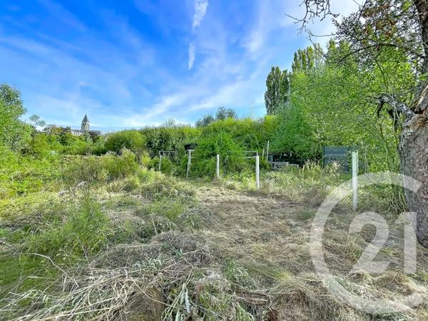 Terrain à vendre  2096 m 2   SENLIS  - 60