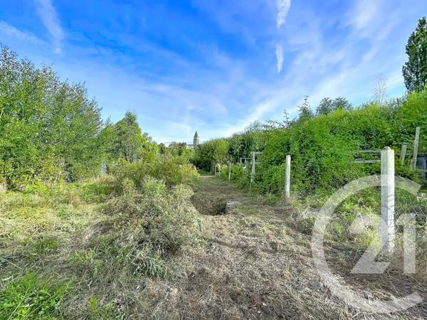Terrain à vendre  2096 m 2   SENLIS  - 60