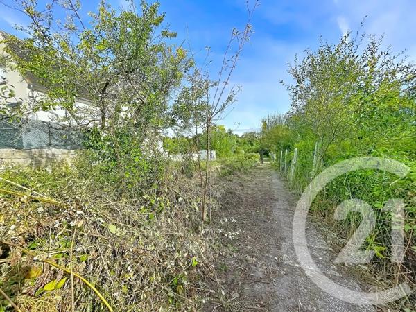 Terrain à vendre  2096 m 2   SENLIS  - 60