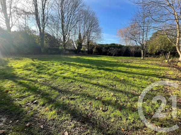Terrain à vendre  2096 m 2   SENLIS  - 60