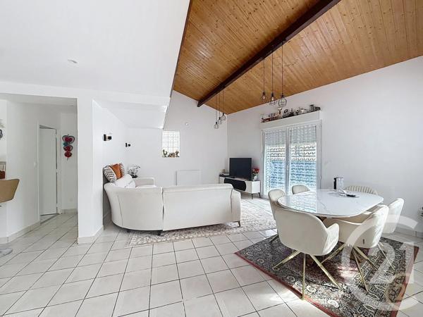 Immeuble à vendre  1556 m 2   CHAMBLY  - 60