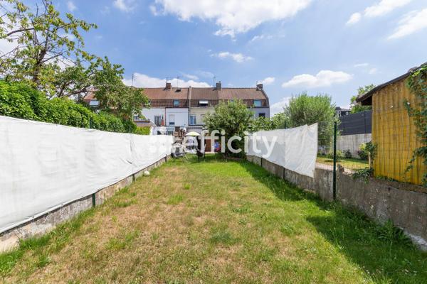 Maison
         5 pièces
        - 119 m² Exclusivité 349 000 € *