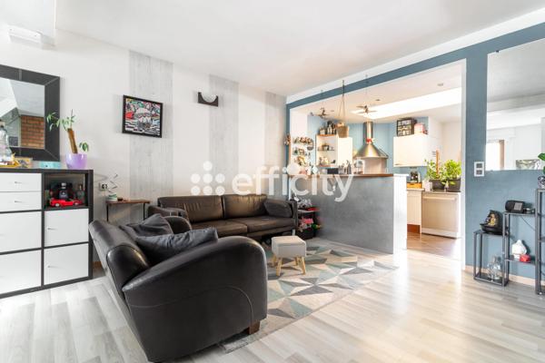 Maison
         5 pièces
        - 119 m² Exclusivité 349 000 € *