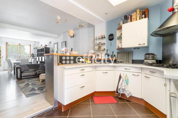 Maison
         5 pièces
        - 119 m² Exclusivité 349 000 € *
