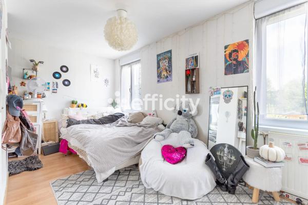 Maison
         5 pièces
        - 119 m² Exclusivité 349 000 € *