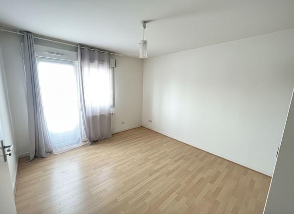 Appartement 1 pièce(s) 31.16 m2 + cave + place de parking