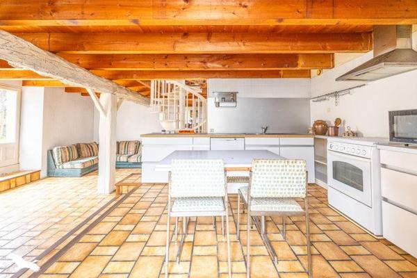 Maison à vendre |  Salles-sur-Mer |  9 pièces | 219 m²