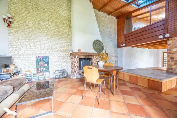 Maison à vendre |  Salles-sur-Mer |  9 pièces | 219 m²