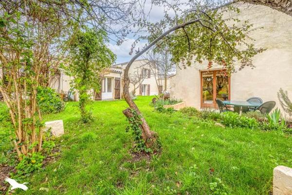 Maison à vendre |  Salles-sur-Mer |  9 pièces | 219 m²