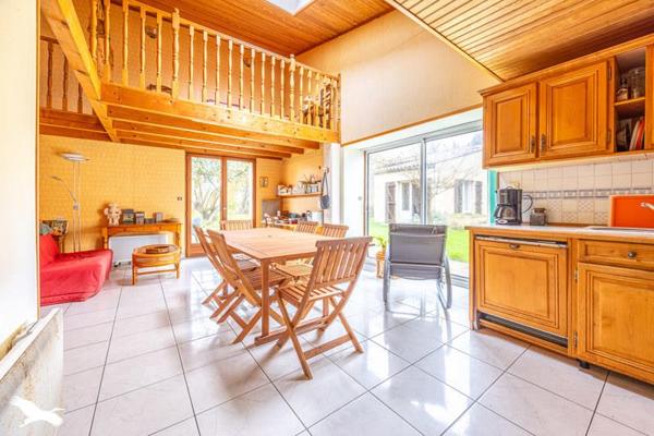 Maison à vendre |  Salles-sur-Mer |  9 pièces | 219 m²