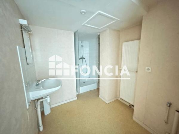 Location Appartement 2 pièces 36.6 m² - 3 RUE LEON BREDIF Chatellerault 86100