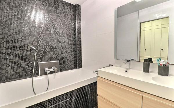 Appartement à vendre    5 pièces • 112 m2 Paris 19