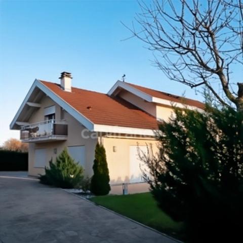 Maison à vendre 8 pièces PREVESSIN MOENS (01)